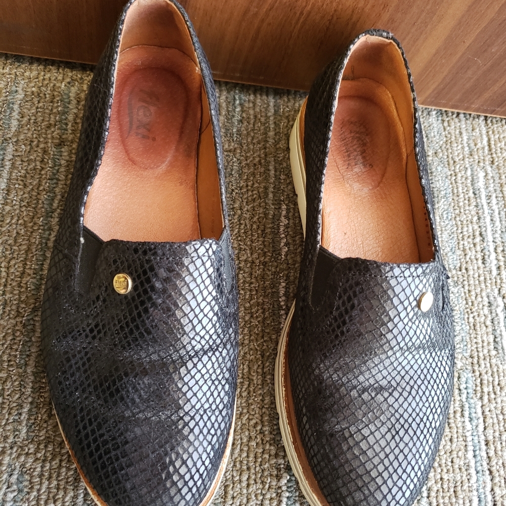 Flexi - Comfort Casual Platform Shoe/Wedge Loafer - Women Size 6 1/2USD - Picture 2 of 6